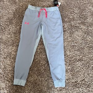 Youth Under Armour athletic pants